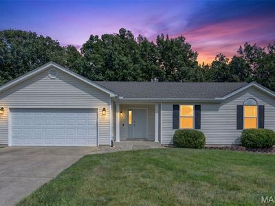 868 Molloy Dr