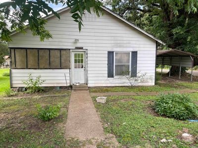 819 W Lake Ave