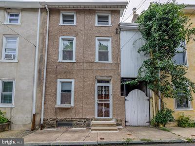 418 W Woodlawn St