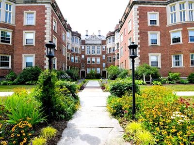 16300 Van Aken Blvd #103B
