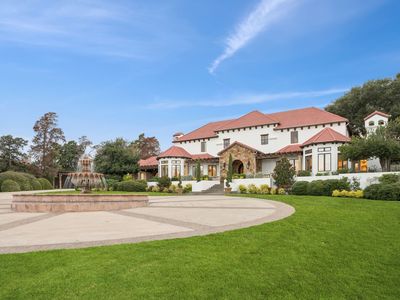 1900 Shady Oaks Dr