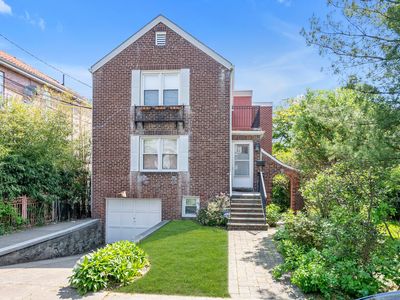 2330 Kingsland Avenue