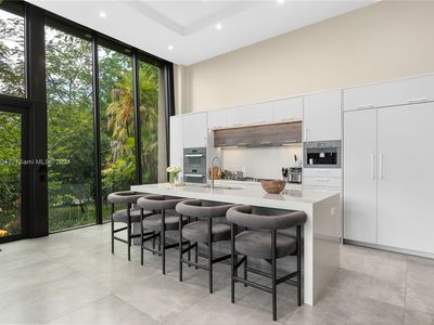 624 N Victoria Park Rd