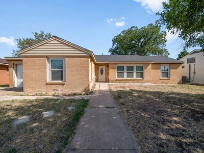 1507 E 11th Pl