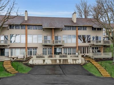 17 Seneca Dr #D