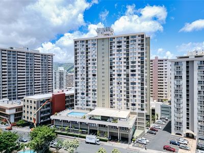 747 Amana St APT 407