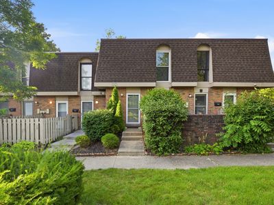 7447 Country Brook Dr