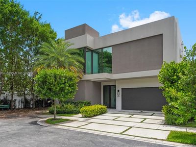 6814 NW 104th Ct