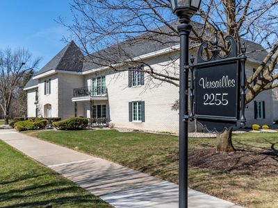 2255 Bordeaux Walk APT B1