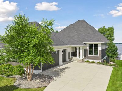 161 Lakeshore Cir