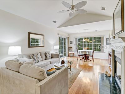 30 Valencia Rd APT 10B