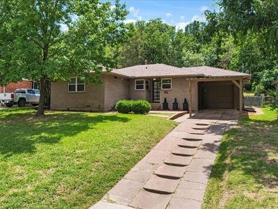 702 Kessler Blvd