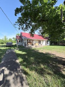 Property at 2000 Pleasant Grove Rd, Westmoreland, TN