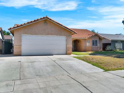 5798 W Acacia Ave