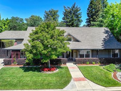 8685 Hickory Leaf Pl