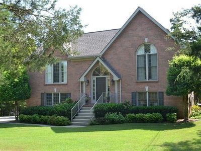 1315 Oak Valley Dr