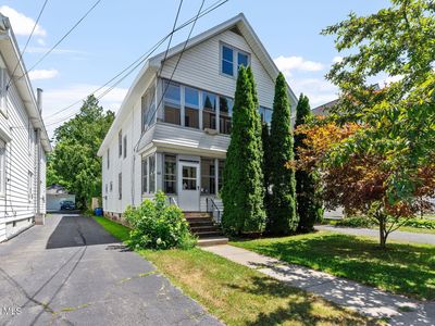 60 Pinewood Avenue