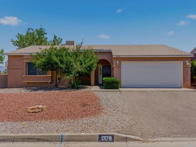 1378 Golden Eye Loop NE