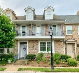 222 Rue Saint Peter