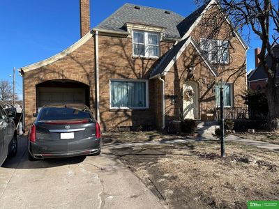 350 E 4th St #&-421-425