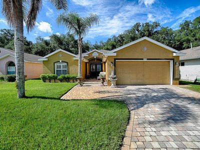 830 Old Oaks Ln