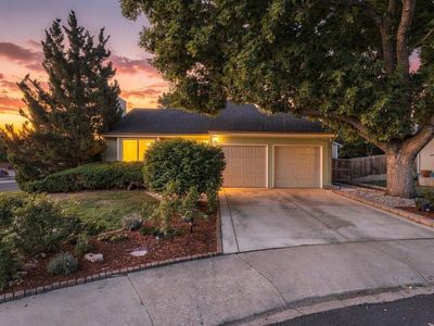 901 Bitterbrush Ln