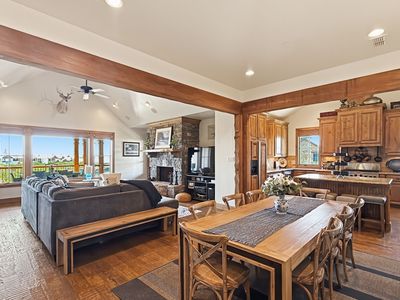 2033 Harbor Way #304