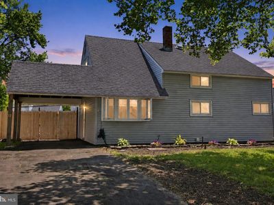 12 Hickory Ln