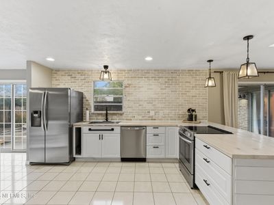 2380 OAKDALE Drive N