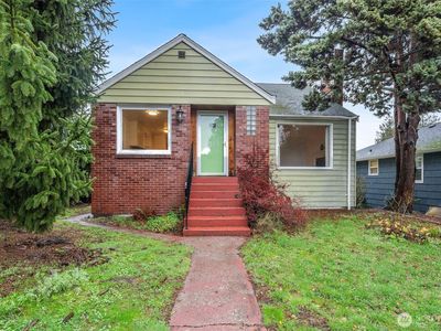 9748 Dayton Avenue N