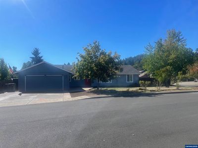 1393 SW Alexander Dr