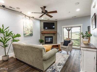 874 W Carving Edge Ct