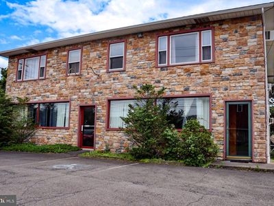 301 W Main St