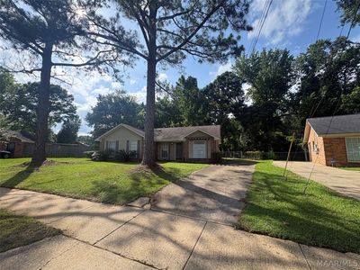 1024 N Burbank Dr