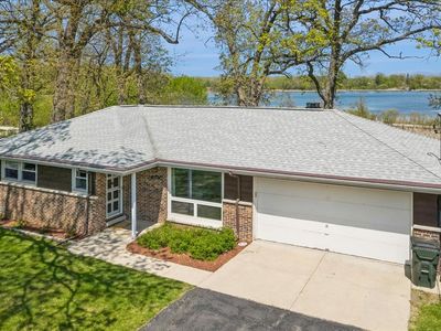 Property at 1806 Hazelwood Dr, Lindenhurst, IL