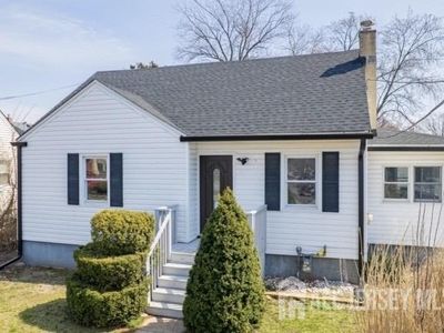Property at 978 Rahway Ave, Avenel, NJ