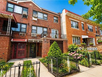 952 Albany Ave