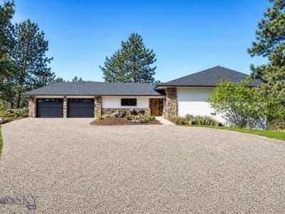 4490 Box Canyon Rd
