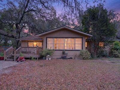 6685 Woodland Dr
