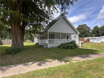 705 Maple St