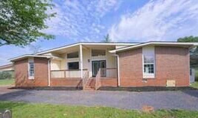 18 Old Potash Rd