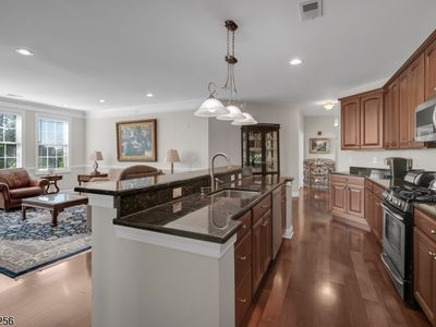 284 Victoria Drive #284