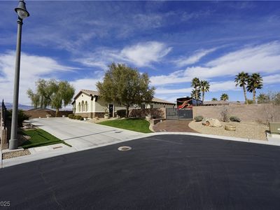 6392 Ebony Legends Ave