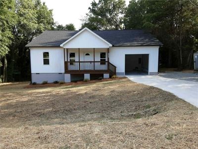 Property at 1213 Hillcrest Dr, Thomasville, NC
