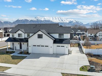 1807 S Bridle Path Loop