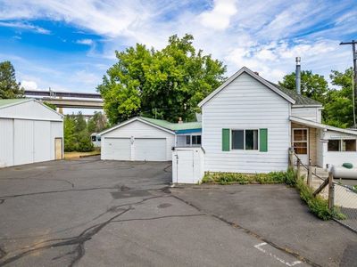 2218 W 10th Ave