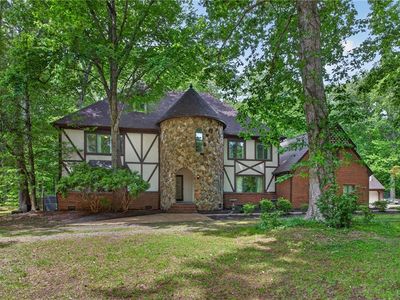 521 Woodards Ford Rd