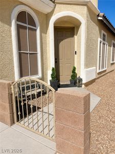 2632 Rainbow Glow St