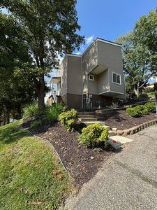 Property at 2056 Oakridge Dr, Charleston, WV