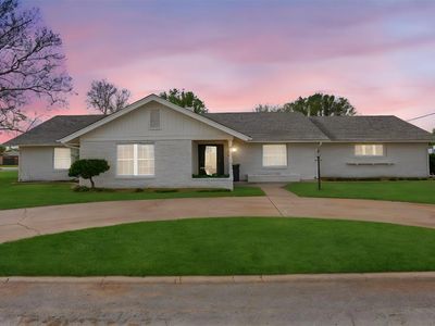 400 W Elm St